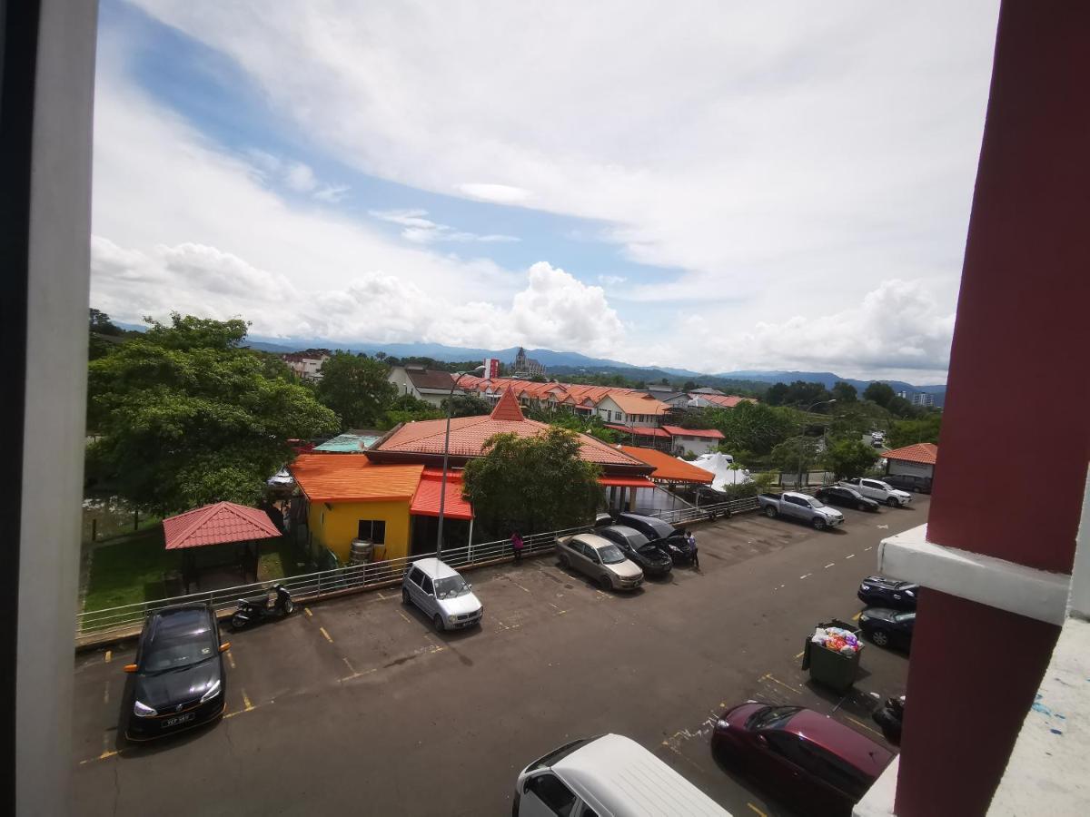 Putatan Platinum Apartment With Pool Kota Kinabalu Buitenkant foto